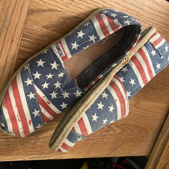 Toms Stars and Stripes Slip-On Shoes - Picture 6 of 7